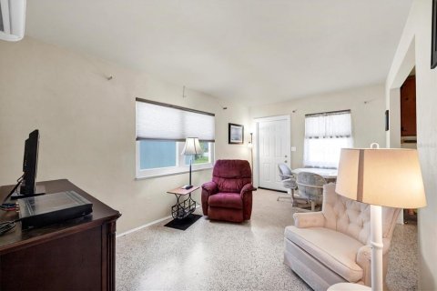 House in Englewood, Florida 2 bedrooms, 69.4 sq.m. № 1673616 - photo 28