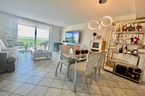 Apartamento en alquiler en North Miami Beach, Florida, 1 dormitorio, 65.96 m2 № 1742282 - foto 4
