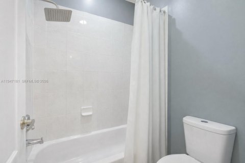 Купить виллу или дом в Хомстед, Флорида 5 спален, 231.7м2, № 2006007 - фото 21