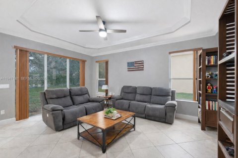 Купить виллу или дом в Хомстед, Флорида 5 спален, 231.7м2, № 2006007 - фото 9