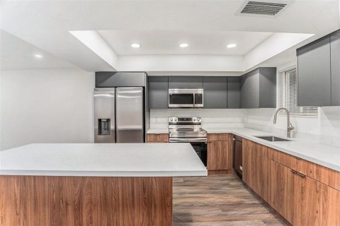 Condominio en venta en Saint Petersburg, Florida, 2 dormitorios, 92.9 m2 № 1543066 - foto 3