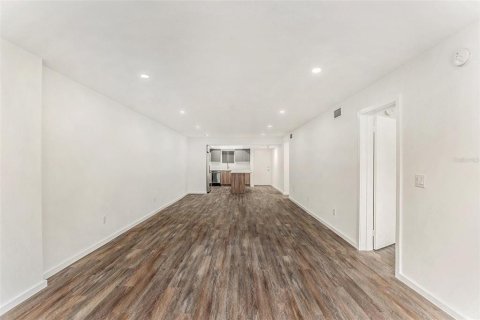 Condominio en venta en Saint Petersburg, Florida, 2 dormitorios, 92.9 m2 № 1543066 - foto 11