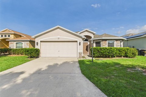 House in Winter Haven, Florida 3 bedrooms, 132.76 sq.m. № 2112029