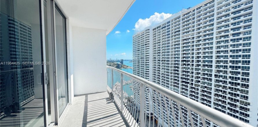 Студия в кондо в Майами, Флорида № 2026986