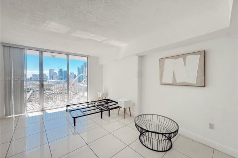 Снять в аренду кондоминиум в Майами, Флорида 46.73м2, № 2026986 - фото 4