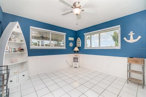 House in Punta Gorda, Florida 3 bedrooms, 145.48 sq.m. № 1884824 - photo 21