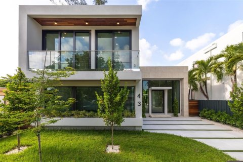 Купить виллу или дом в Майами, Флорида 7 спален, 321.35м2, № 2154052 - фото 2