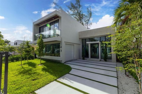 Купить виллу или дом в Майами, Флорида 7 спален, 321.35м2, № 2154052 - фото 3