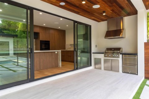 Купить виллу или дом в Майами, Флорида 7 спален, 321.35м2, № 2154052 - фото 12
