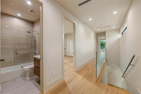 Купить виллу или дом в Майами, Флорида 7 спален, 321.35м2, № 2154052 - фото 27