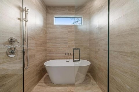 Купить виллу или дом в Майами, Флорида 7 спален, 321.35м2, № 2154052 - фото 30