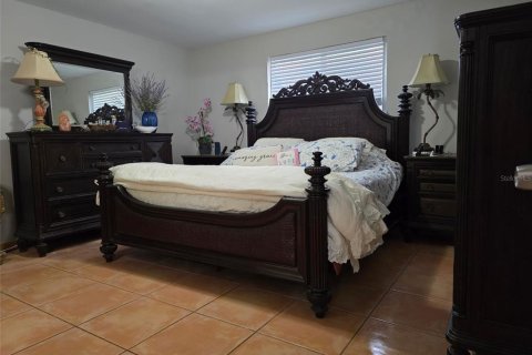 Casa en venta en Hialeah, Florida, 3 dormitorios, 128.39 m2 № 1825394 - foto 9