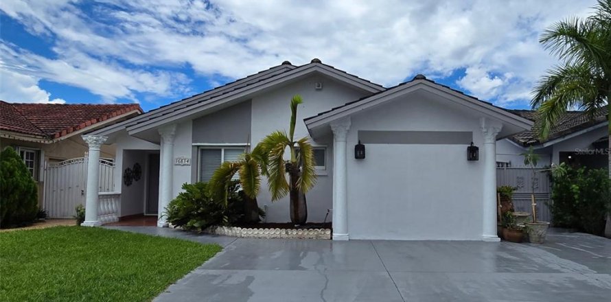 Casa en Hialeah, Florida 3 dormitorios, 128.39 m2 № 1825394