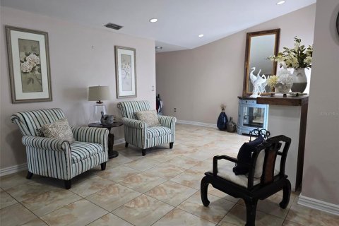 Casa en venta en Hialeah, Florida, 3 dormitorios, 128.39 m2 № 1825394 - foto 8