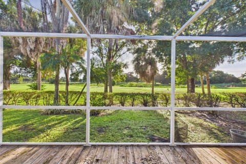 House in Pembroke Pines, Florida 3 bedrooms, 153.1 sq.m. № 2019706 - photo 10