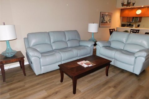 Apartment in Oldsmar, Florida 2 bedrooms, 85.84 sq.m. № 2219193 - photo 5