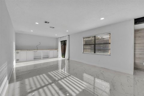 Casa en venta en Orlando, Florida, 3 dormitorios, 150.22 m2 № 1916622 - foto 9
