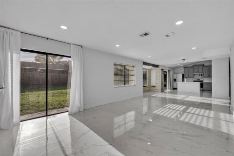 Casa en venta en Orlando, Florida, 3 dormitorios, 150.22 m2 № 1916622 - foto 11