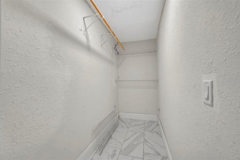 Casa en venta en Orlando, Florida, 3 dormitorios, 150.22 m2 № 1916622 - foto 28