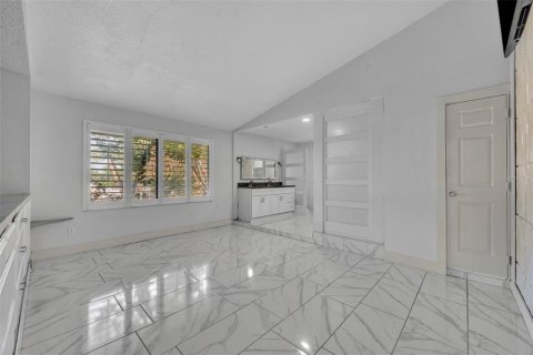 Casa en venta en Orlando, Florida, 3 dormitorios, 150.22 m2 № 1916622 - foto 21