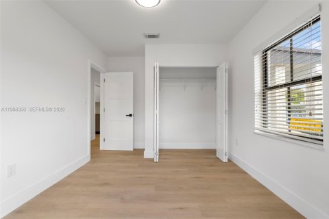 Снять в аренду виллу или дом в Майами, Флорида 3 спальни, 137.31м2, № 2047937 - фото 4