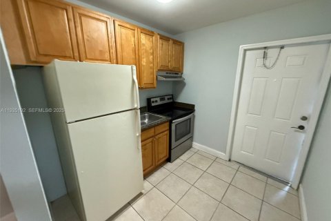 Copropriété à louer à Plantation, Floride: 1 chambre, 38.65 m2 № 1993352 - photo 2