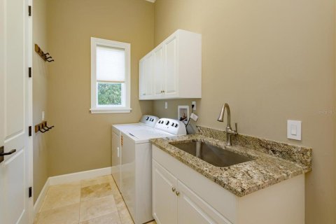 House in Windermere, Florida 3 bedrooms, 264.59 sq.m. № 2384432 - photo 23