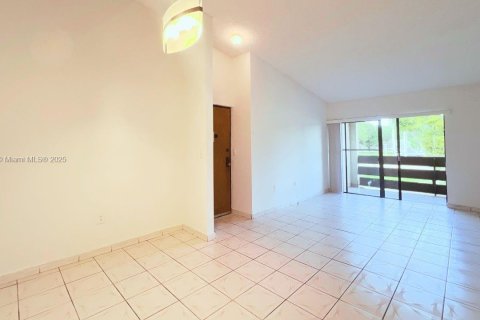 Снять в аренду кондоминиум в Майами, Флорида 2 спальни, 87.7м2, № 1938707 - фото 4