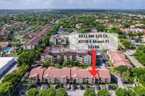 Снять в аренду кондоминиум в Майами, Флорида 2 спальни, 87.7м2, № 1938707 - фото 1