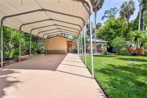 Villa ou maison à vendre à Weeki Wachee, Floride: 3 chambres, 153.1 m2 № 1908584 - photo 4