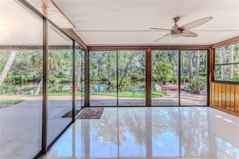 Villa ou maison à vendre à Weeki Wachee, Floride: 3 chambres, 153.1 m2 № 1908584 - photo 19