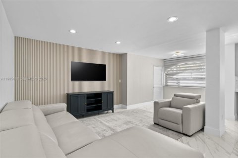 Купить кондоминиум в Авентура, Флорида 2 спальни, 106.19м2, № 2047026 - фото 15