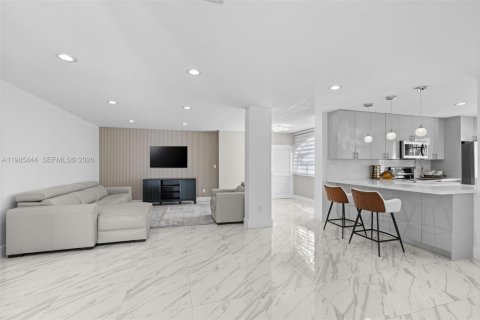 Купить кондоминиум в Авентура, Флорида 2 спальни, 106.19м2, № 2047026 - фото 3