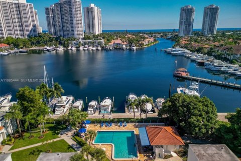 Купить кондоминиум в Авентура, Флорида 2 спальни, 106.19м2, № 2047026 - фото 30