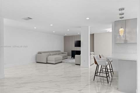 Купить кондоминиум в Авентура, Флорида 2 спальни, 106.19м2, № 2047026 - фото 13