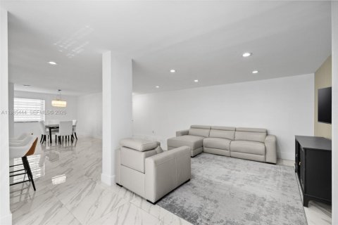 Купить кондоминиум в Авентура, Флорида 2 спальни, 106.19м2, № 2047026 - фото 14