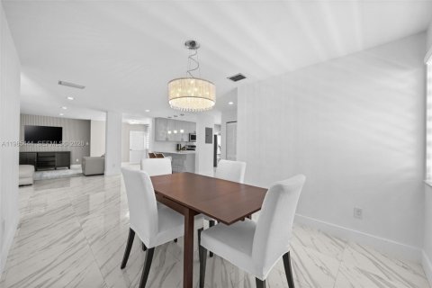 Купить кондоминиум в Авентура, Флорида 2 спальни, 106.19м2, № 2047026 - фото 8