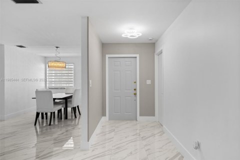 Купить кондоминиум в Авентура, Флорида 2 спальни, 106.19м2, № 2047026 - фото 5