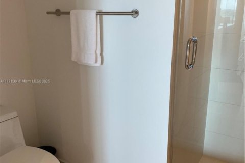 Condo in Miami, Florida, 2 bedrooms  № 1888766 - photo 10