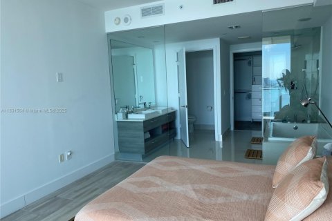 Condo in Miami, Florida, 2 bedrooms  № 1888766 - photo 6