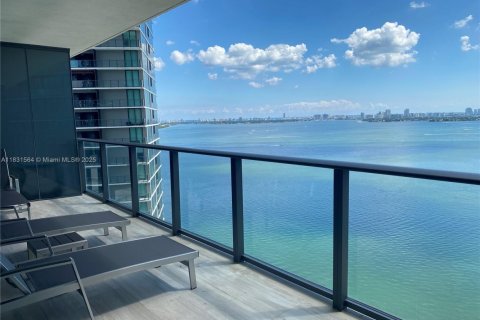 Condo in Miami, Florida, 2 bedrooms  № 1888766 - photo 4