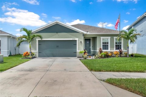 House in New Port Richey, Florida 3 bedrooms, 167.41 sq.m. № 2308753