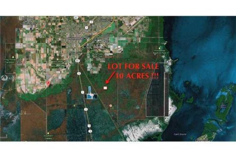 Commercial property in Homestead, Florida № 2171959