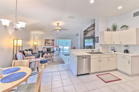 Villa ou maison à vendre à Wesley Chapel, Floride: 3 chambres, 172.24 m2 № 2151639 - photo 13