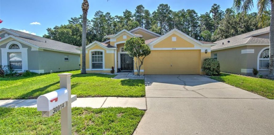 Villa ou maison à Wesley Chapel, Floride 3 chambres, 172.24 m2 № 2151639