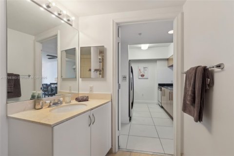 Condo in Miami, Florida, 1 bedroom № 1959672 - photo 29