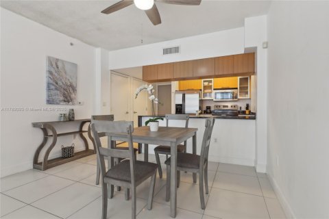 Condo in Miami, Florida, 1 bedroom № 1959672 - photo 11