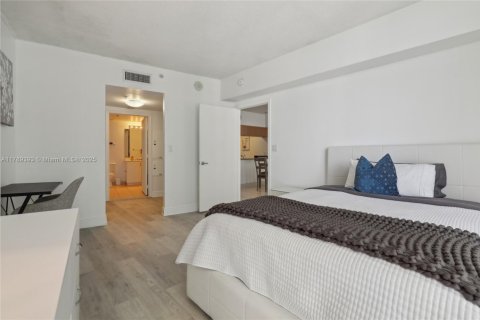 Condo in Miami, Florida, 1 bedroom № 1959672 - photo 21