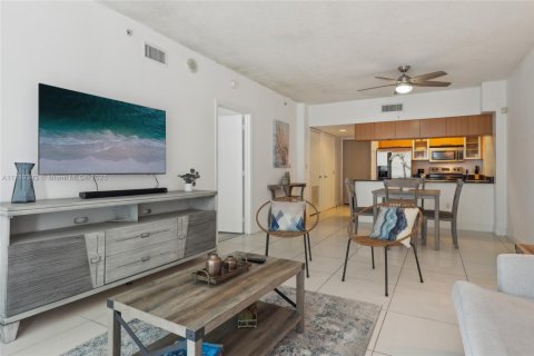 Condo in Miami, Florida, 1 bedroom № 1959672 - photo 9