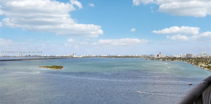 Condo in Miami, Florida, 1 bedroom № 1959672